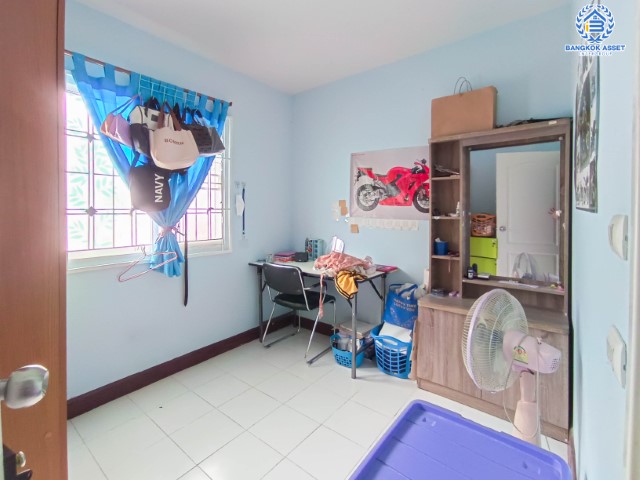 *****ทาวน์เฮ้าส์มือสองนนทบุรี ม.ไลโอ บลิสซ์ กาญจนาภิเษก-ชัยพฤกษ์ เนื้อที่ 17.6 ตร.ว. ฟังก์ชัน 3 ห้องนอน 2 ห้องน้ำ 1 ที่จอดรถ ทำเลดีเดินทางสะดวก เชื่อมต่อ ถ.กาญจนาภิเษก, ถ.รัตนาธิเบศร์ ใกล้รถไฟฟ้าสายสีม่วง "สถานีคลองบางไผ่"